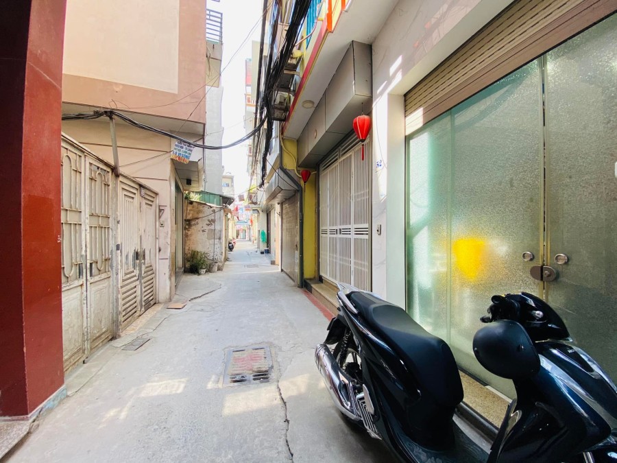 Bán nhà mặt ngõ Tam Trinh đẹp 2 mặt thoáng, kiến trúc nhà đẹp, bàn giao đầy đủ nội thất