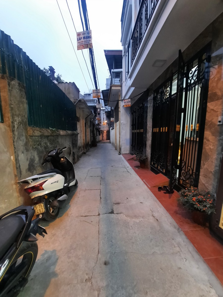 Bán nhà mặt ngõ Tam Trinh đẹp 2 mặt thoáng, kiến trúc nhà đẹp, bàn giao đầy đủ nội thất