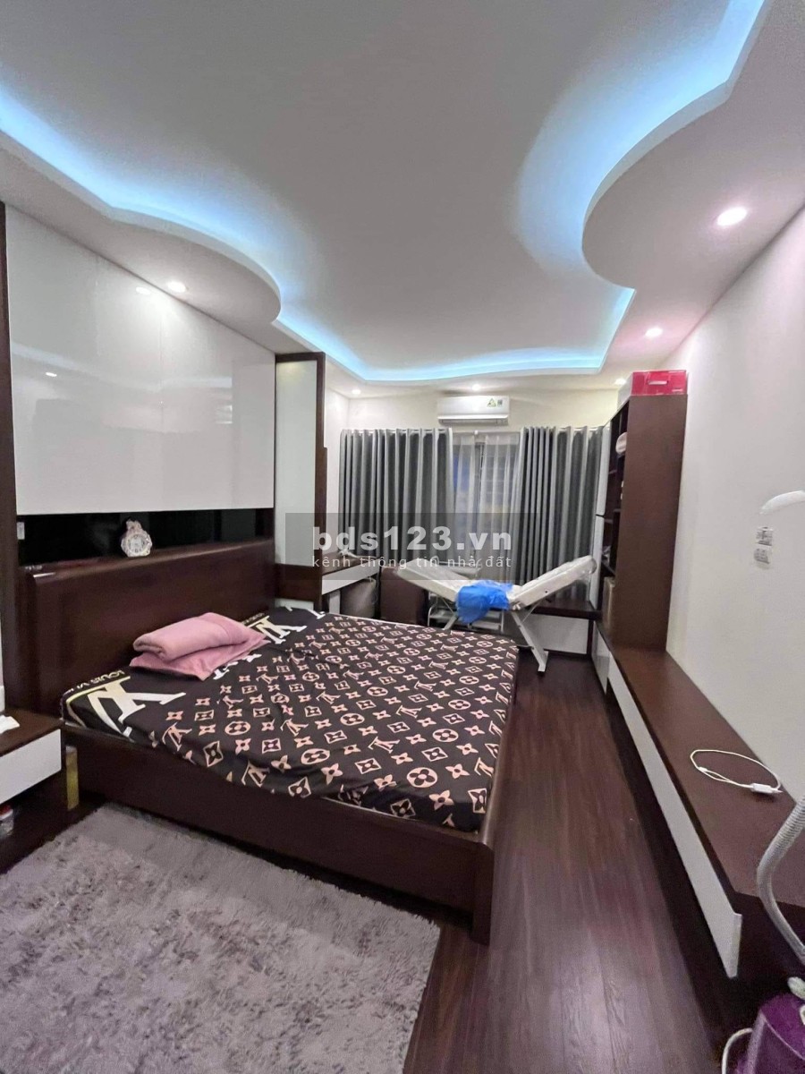 Bán nhà Cầu Giấy dtsd 33m2 6 tầng giá bán 5.1 tỷ, 2 mặt thoáng ngõ ô tô gần chợ thông phố Quan Hoa