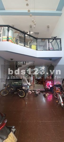 Nhà 5 tầng trung tâm Thủ Đức, xe hơi ngủ trong nhà, mặt tiền Kha Vạn Cân cách 30m dtsd 71m2