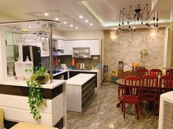 Biệt thự phố căn hộ dịch vụ thu nhập 50tr/tháng- 5 lầu BTCT trung tâm Quận 4