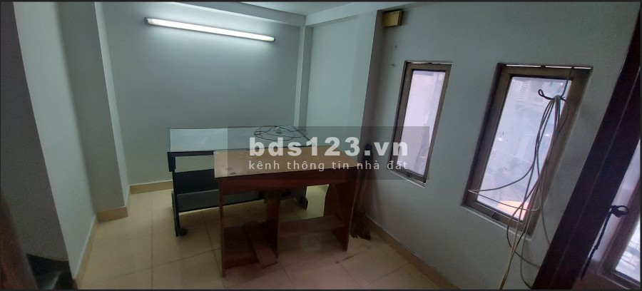 Cho thuê nhà nguyên căn Lê Văn Sỹ Quận 3 THCM giá 10.5 triệu/táng, đúc 3 tầng kiên cố