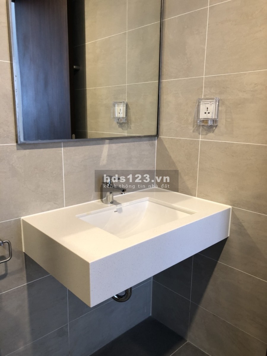 Chủ nhà cần bán căn 2PN One Verandah diện tích sử dụng 79m2 giá 5.3 tỷ bao hết