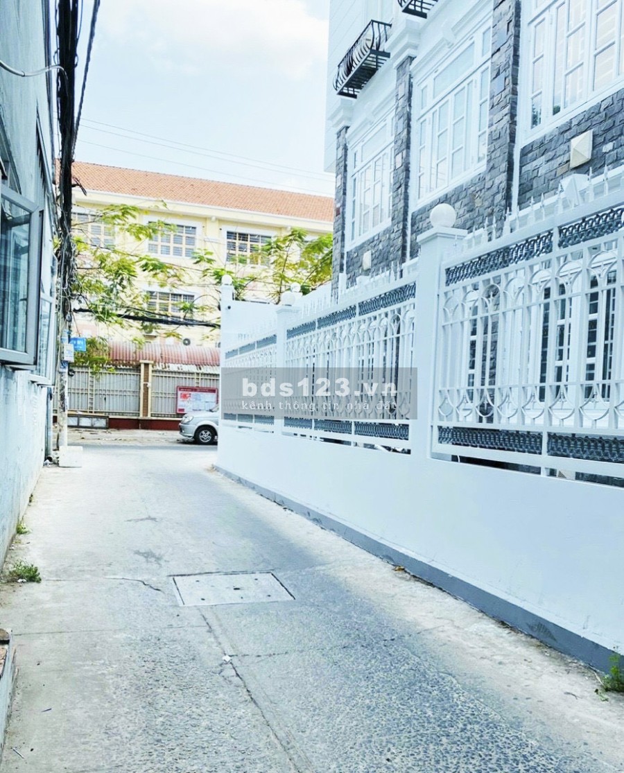 Bán nhà hẻm xe hơi 60 đường Lâm Văn Bền, phường Tân Kiểng Quận 7 giá thương lượng