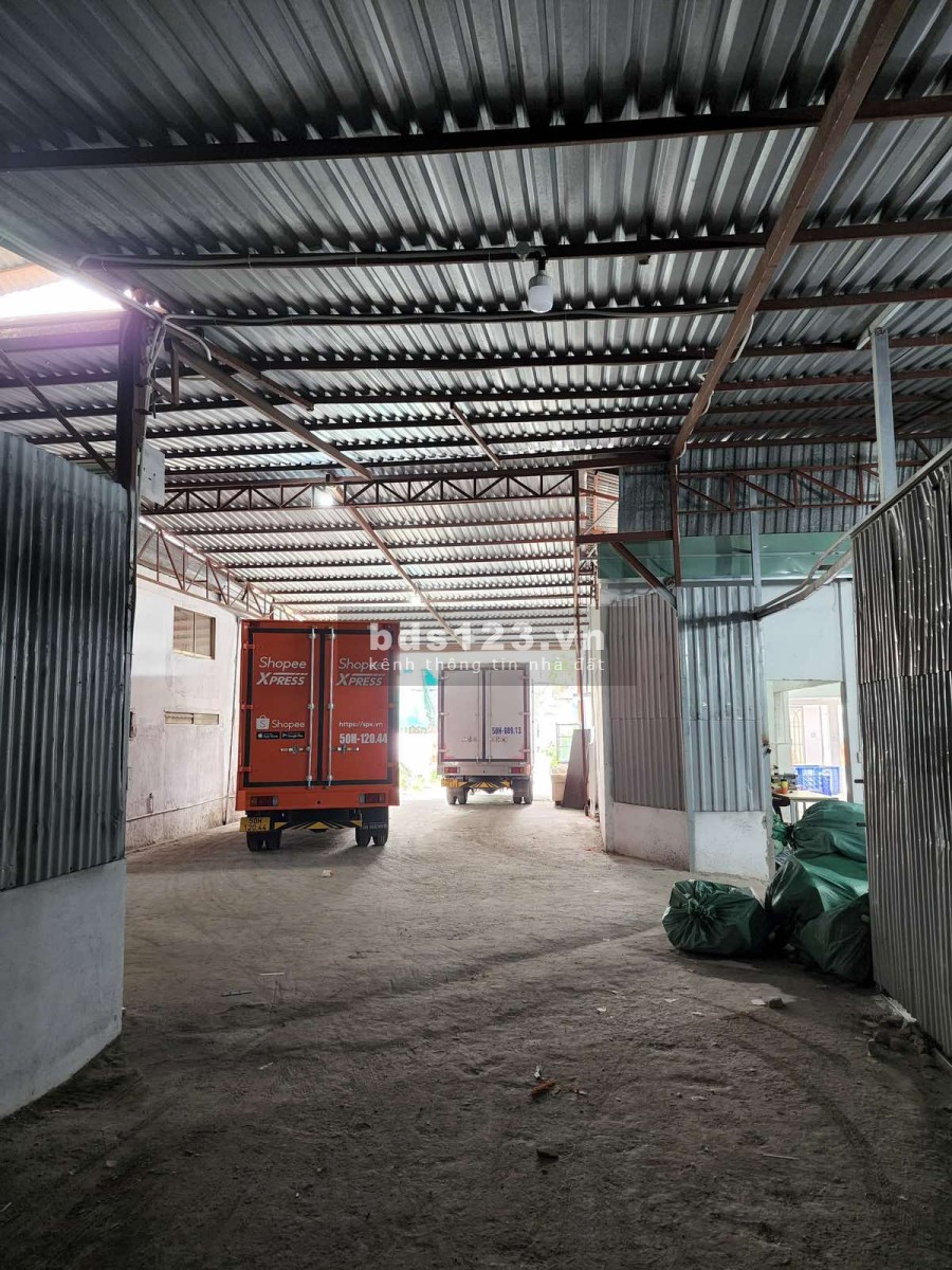 Cho thuê kho diện tích sử dụng 810m2 tại Bùi Văn Ba, phường Tân Thuận Đông, Quận 7.