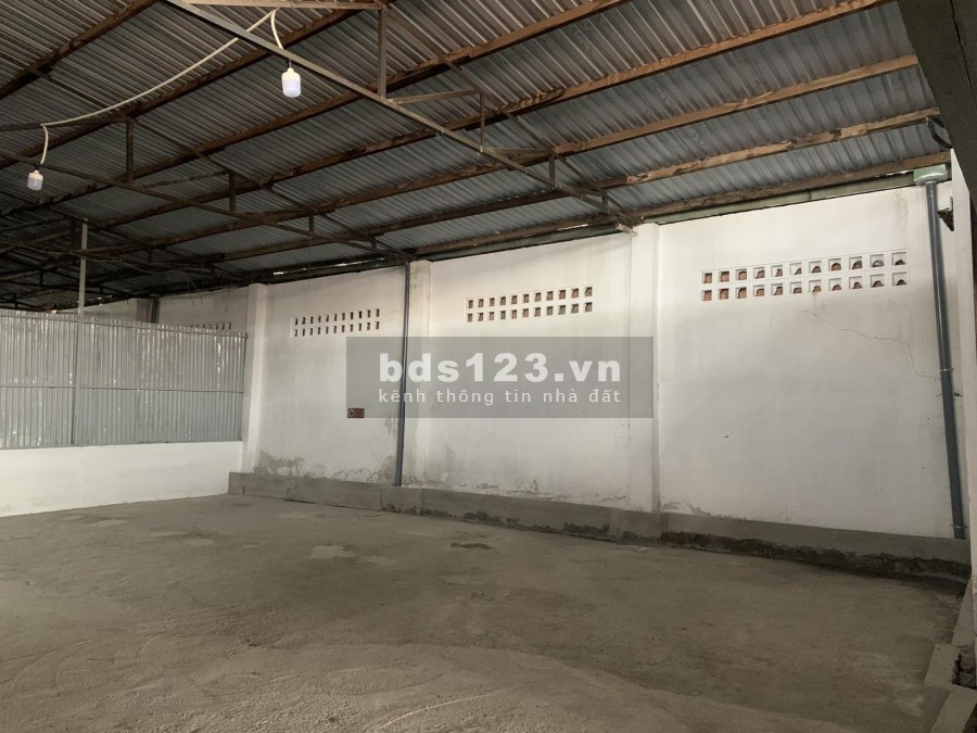 Cho thuê kho diện tích sử dụng 810m2 tại Bùi Văn Ba, phường Tân Thuận Đông, Quận 7.