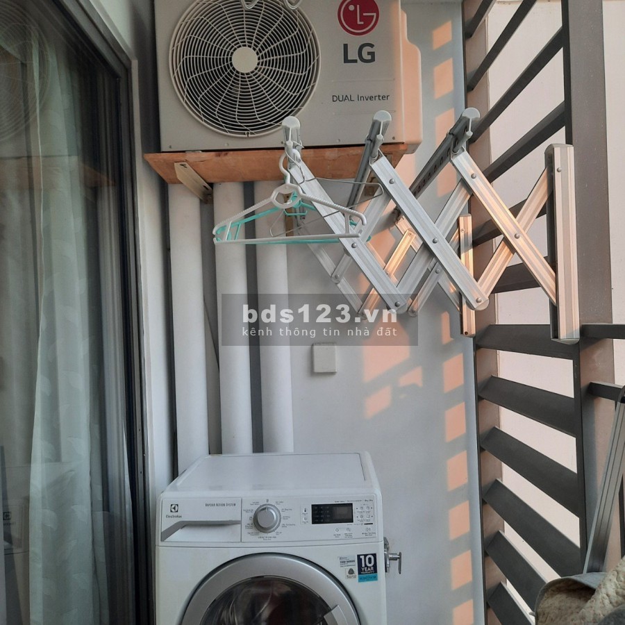 Tin thật 100% bán căn hộ 2PN - 76m2 view đẹp, tầng cao giá 4.3 tỷ bao thuế phí, LH: 0902691920