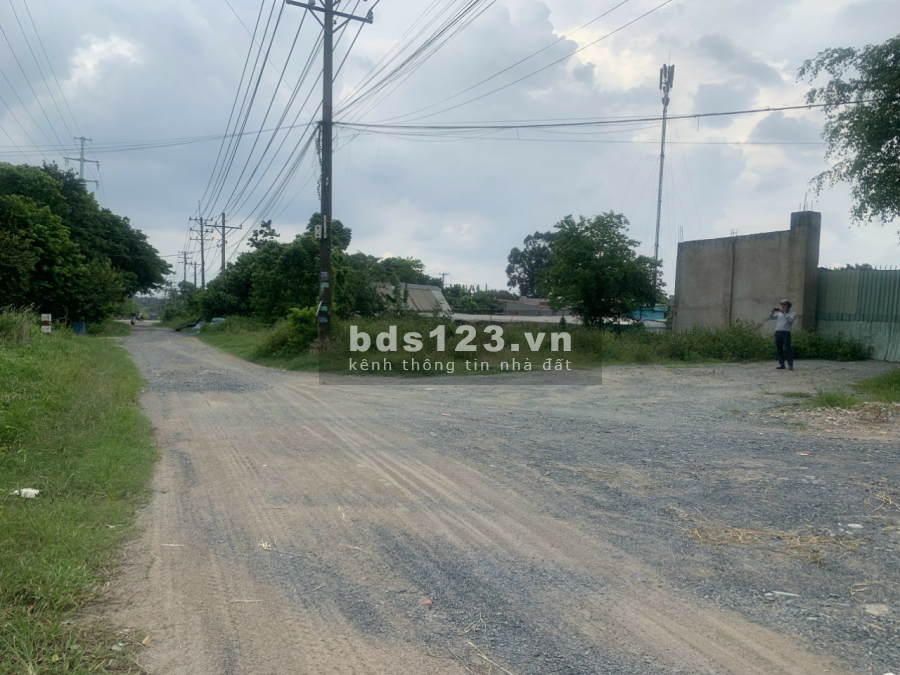 Cần bán đất diện tích sử dụng 1730m2 Full thổ, Hóc Môn, tiện xây kho xưởng