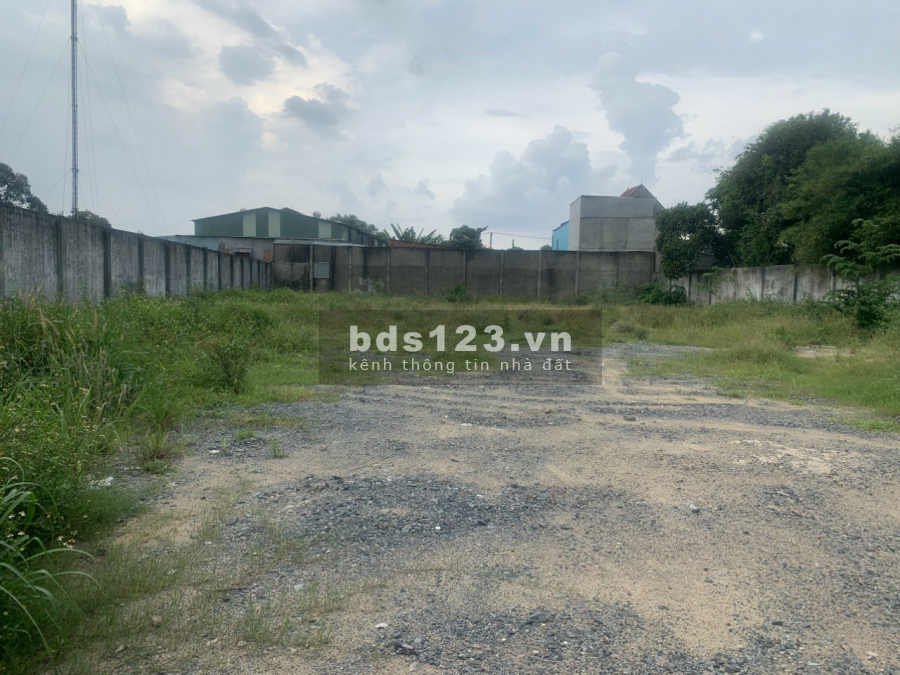 Cần bán đất diện tích sử dụng 1730m2 Full thổ, Hóc Môn, tiện xây kho xưởng