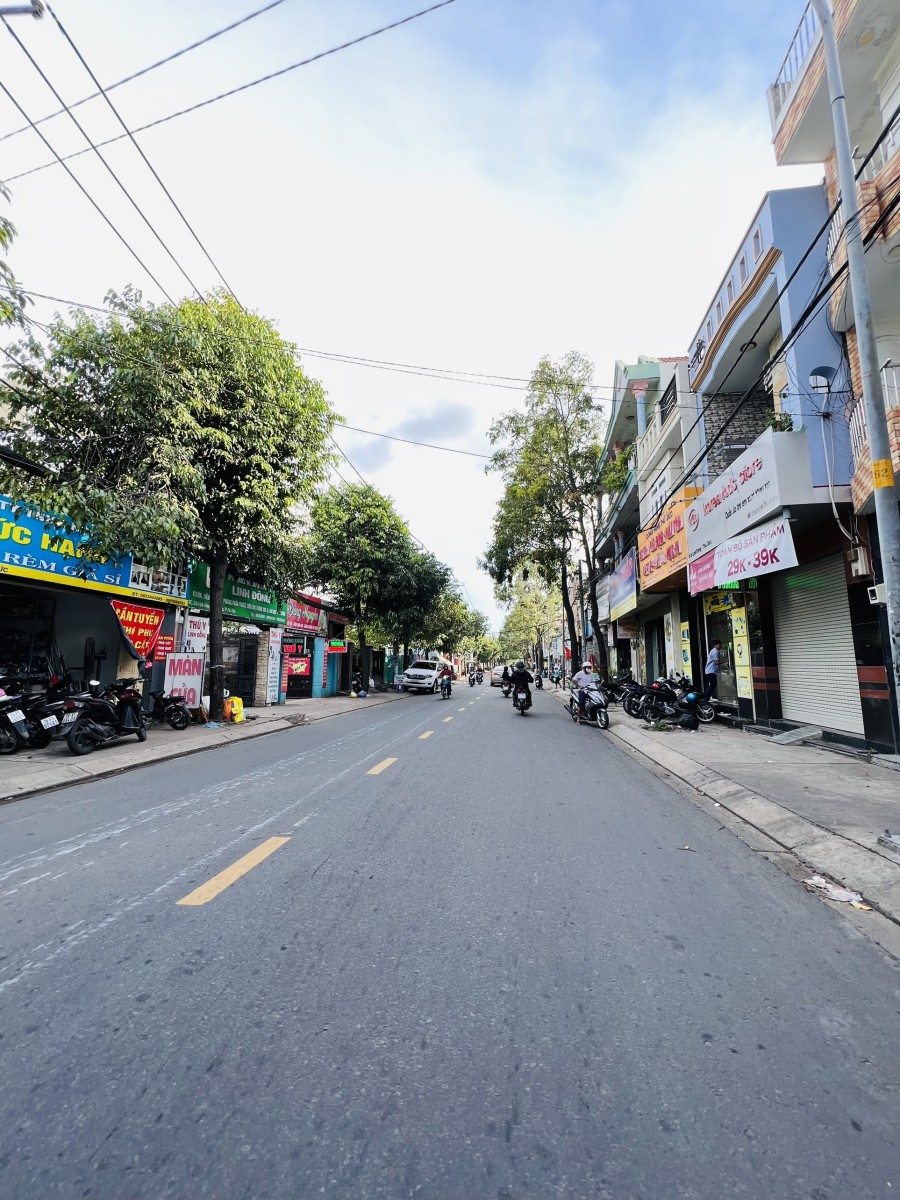 Đất vị trí sát đường Linh Đông cách 50m, hẻm xe hơi đến trước đất, khu dân trí cao, phường Linh Đông