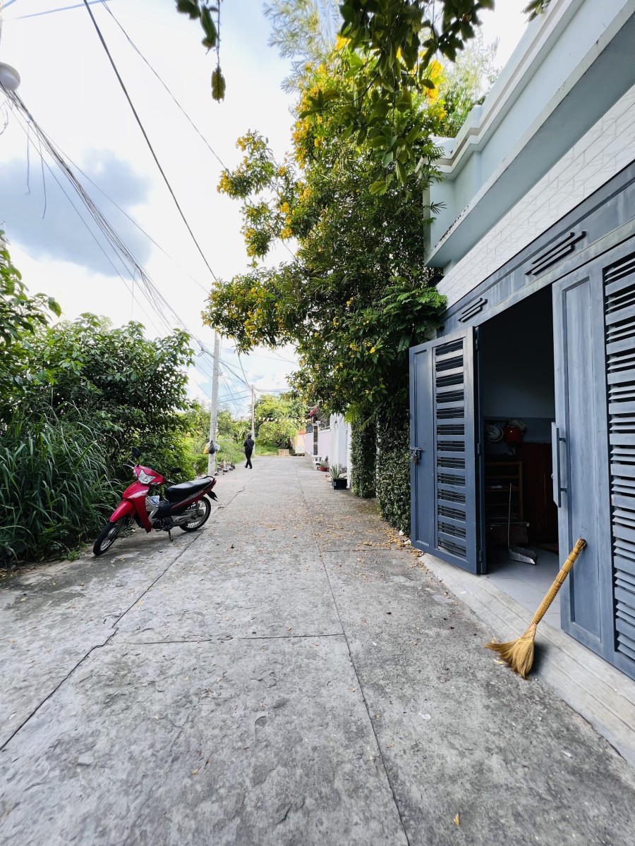 Đất vị trí sát đường Linh Đông cách 50m, hẻm xe hơi đến trước đất, khu dân trí cao, phường Linh Đông