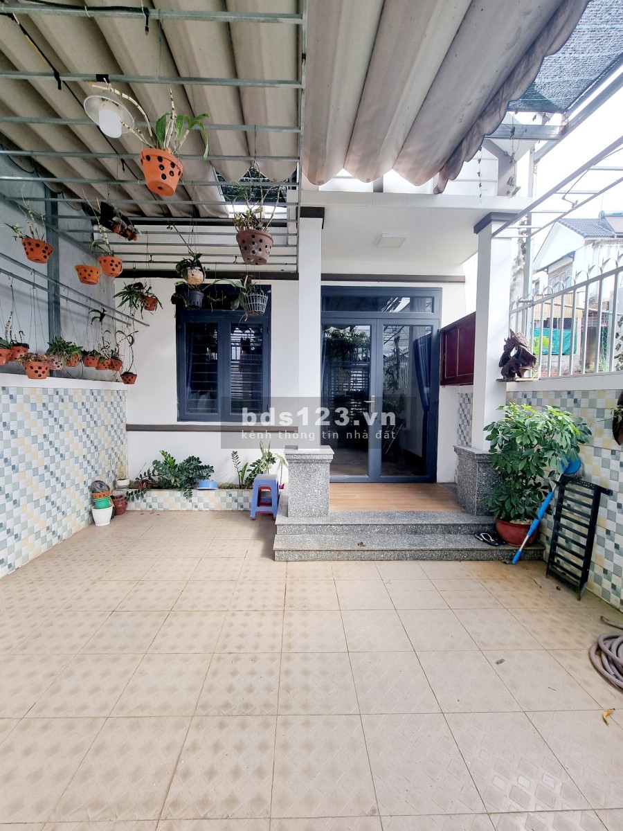 Bán căn nhà 1 trệt, 1 lửng chợ Quang Thắng, diện ích 5x19m, giá bán 1.98 tỷ đường lớn