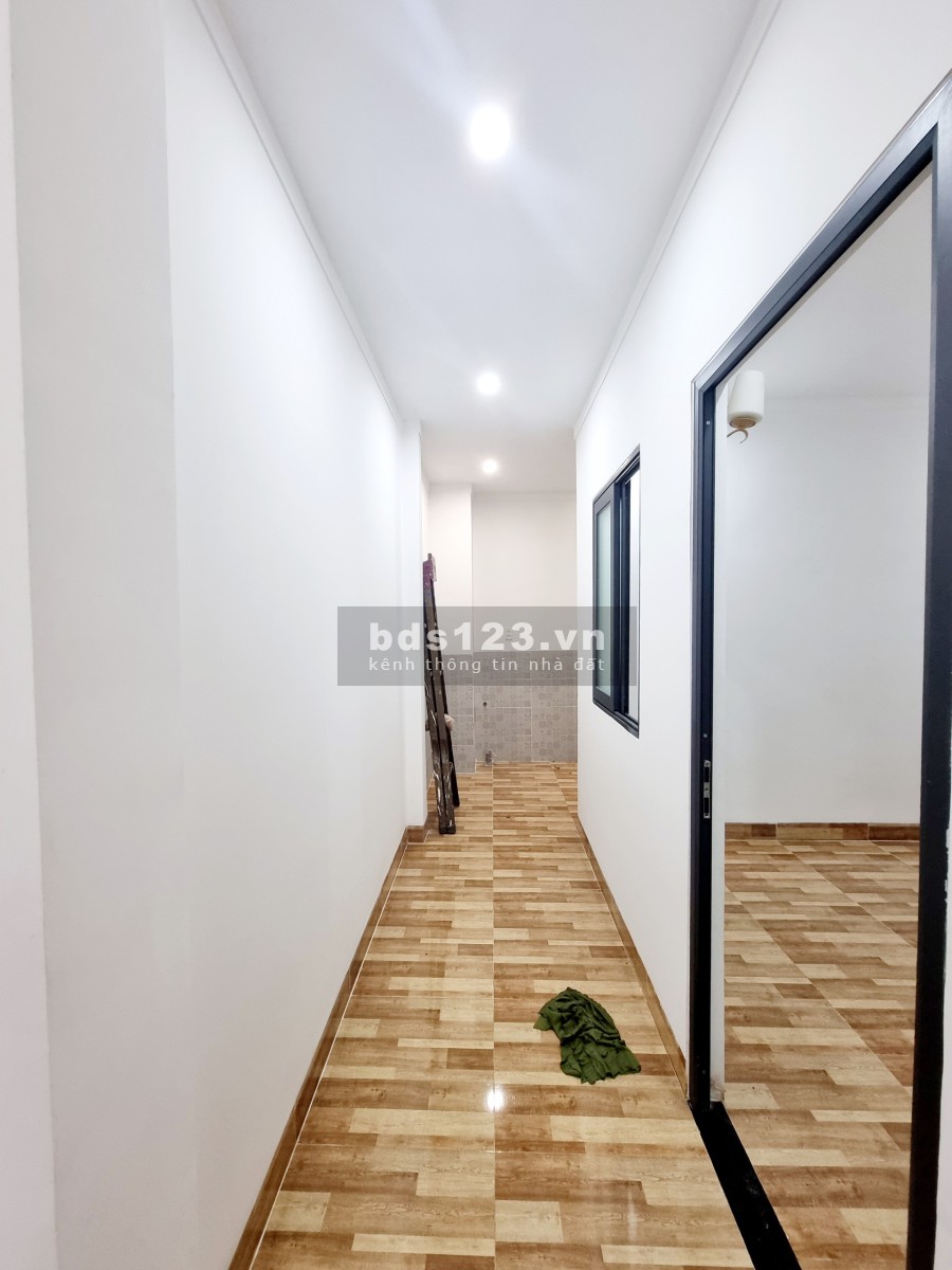Bán căn nhà 1 trệt, 1 lửng chợ Quang Thắng, diện ích 5x19m, giá bán 1.98 tỷ đường lớn