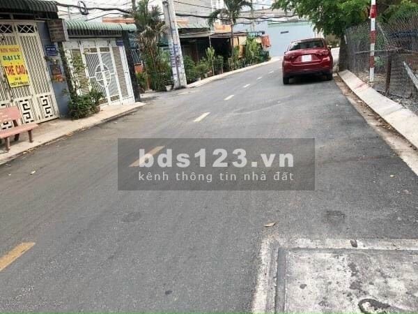 Kẹt tiền bán gấp nhà 1 trệt 1 lầu Hiệp thành 17 Quận 12 giá 1 tỷ 550 đang cho thuê 5tr/tháng
