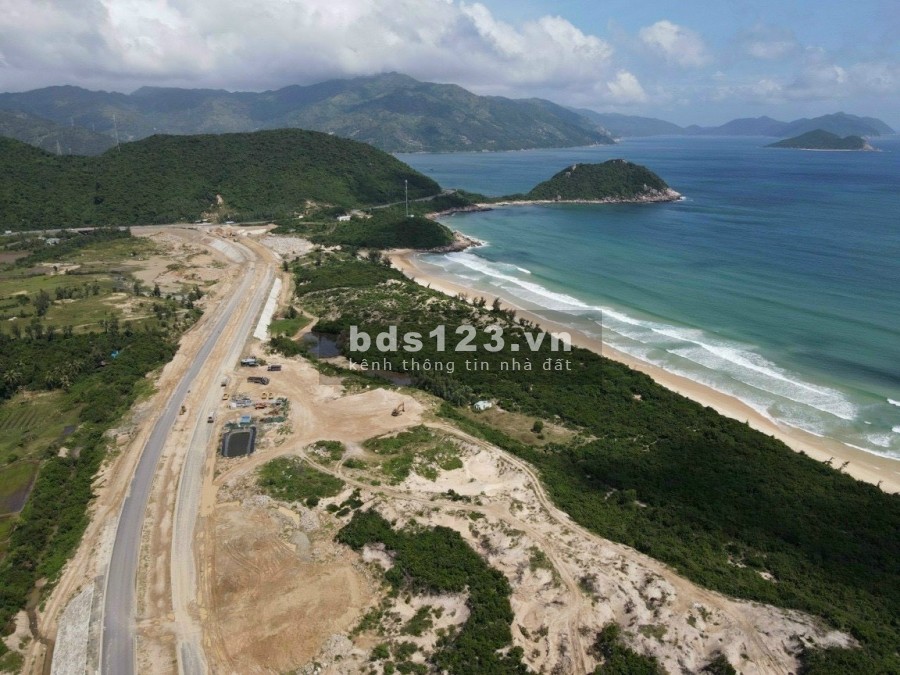 Bán đất MT đường và mặt biển khu Bắc Vân Phong Khánh Hoà liên hệ 0832222232