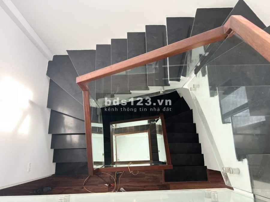 Bán nhà Nguyễn An Ninh, diện tích 56m2, 4 tầng ngõ nông sổ đẹp như hoa hậu, giá tốt