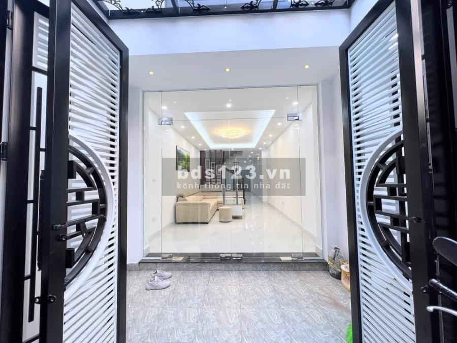 Bán nhà Nguyễn An Ninh, diện tích 56m2, 4 tầng ngõ nông sổ đẹp như hoa hậu, giá tốt