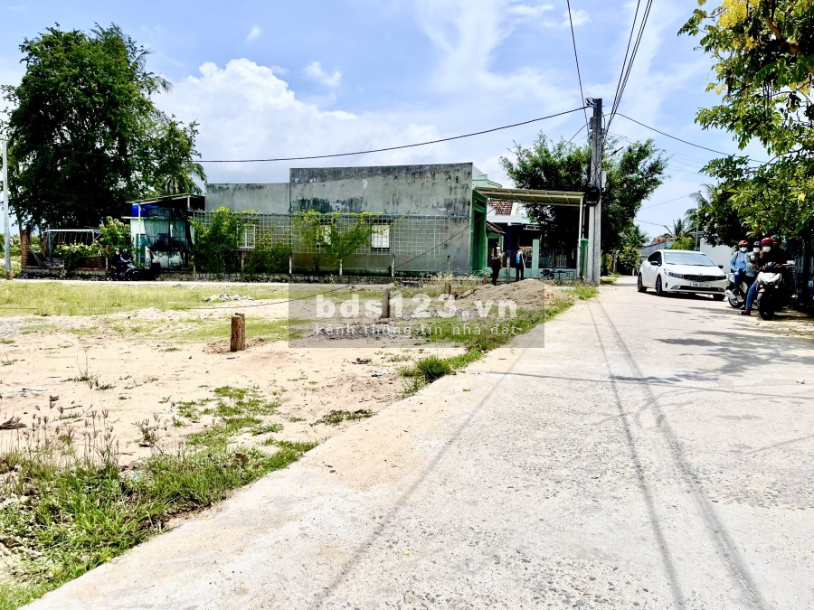 Đất nền Thị trấn Vạn Giã - Lõi đô thị hành chính KKT Vân Phong giá từ 11 triệu/m2, lh 0706229847