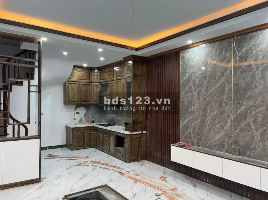 Bán nhà phố Vọng Hai Bà Trưng ngõ to rộng mới tinh dt 37m2 5 tâng giá 5.6 tỷ, có thương lượng
