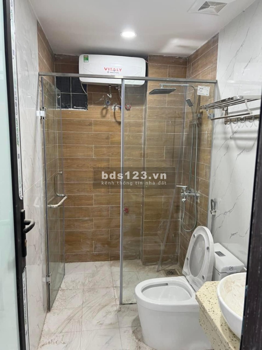 Bán nhà phố Vọng Hai Bà Trưng ngõ to rộng mới tinh dt 37m2 5 tâng giá 5.6 tỷ, có thương lượng