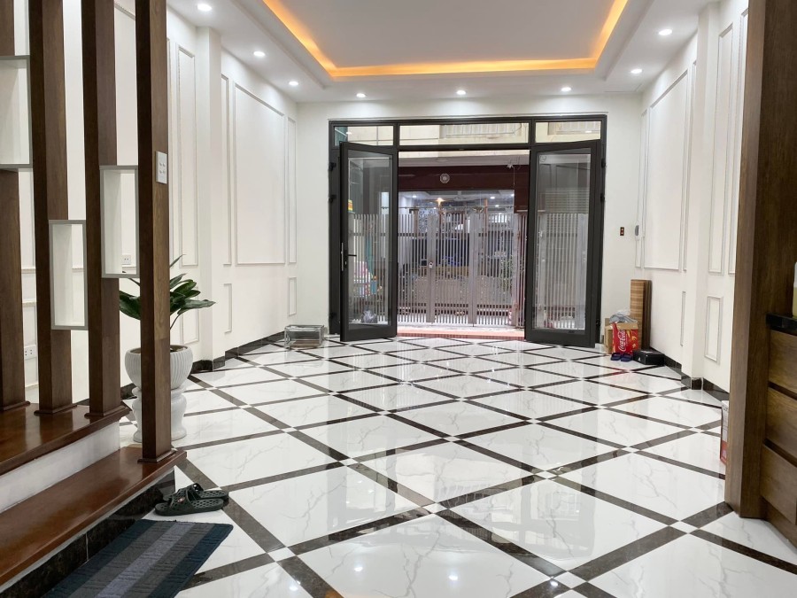 Bán nhà Trần Thái Tông Quận Cầu Giấy ô tô cách nhà, ngõ thông dt 42m2, 5 tầng, 4.5m, giá 3.7 tỷ