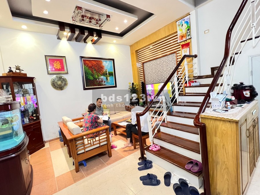 SỞ HỮU NGAY NHÀ ĐẸP CHỈ VỚI GẦN 5 TỶ ĐỒNG PHỐ VŨ TÔNG PHAN 56M² - NỘI THẤT SANG TRỌNG