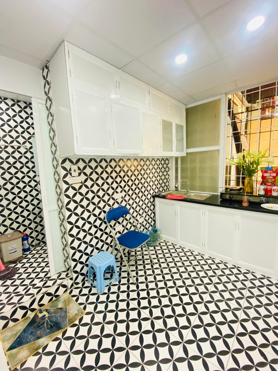 Chính chủ cần bán căn tập thể ở Ba Đình giá bán 1 tỷ 6 sổ đỏ chính chủ pháp lý chuẩn