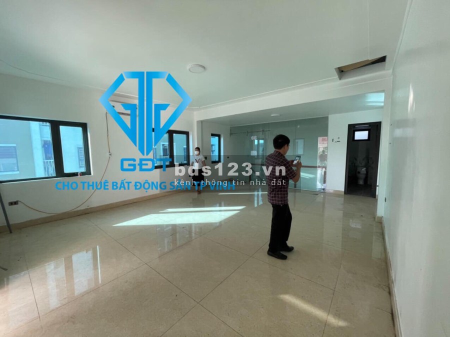 Cho thuê nhà nguyên căn đúc 4 tầng đường Lên Nin, liên hệ 0961537078 có sẵn đồ dùng
