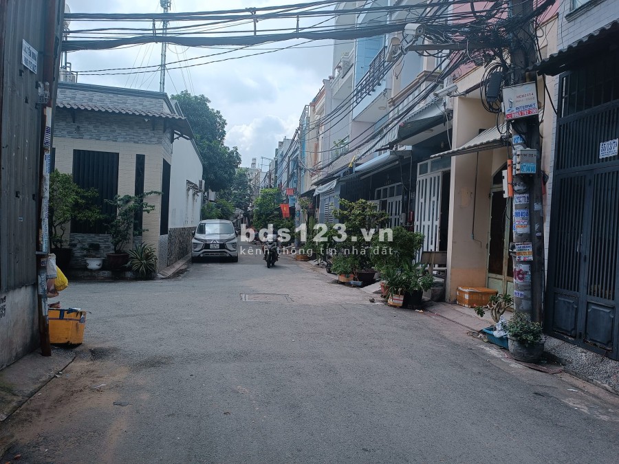 Cần bán nhà hẻm 55 đường số 18b 1 trệt 1 lầu đường thông 6m hướng ĐB giá 4,5 tỷ