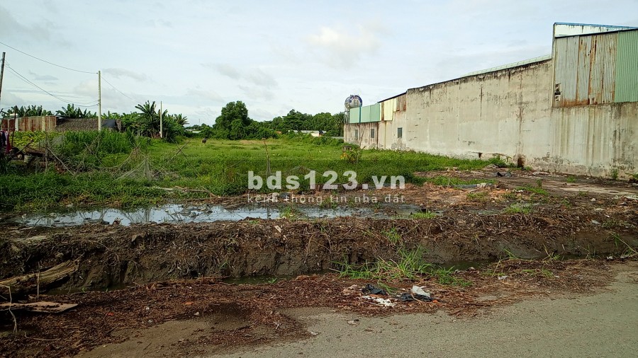 Cần bán ngay miếng đất tại xã Xuân Thới Thượng, huyện Hóc Môn, lh 0985034219