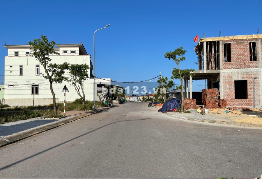 Bán đất ven biển, đã có sổ sẵn, hạ tầng hoàn thiện, cách sân bay tp Đồng Hới, chỉ 24tr/m2
