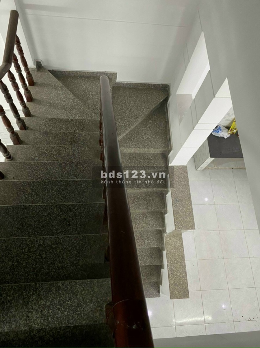 Cần tiền kinh doanh bán căn nhà đang cho thuê 6tr/th, 90m2 giá 1 tỷ 530 ở Tân Hiệp, HM.