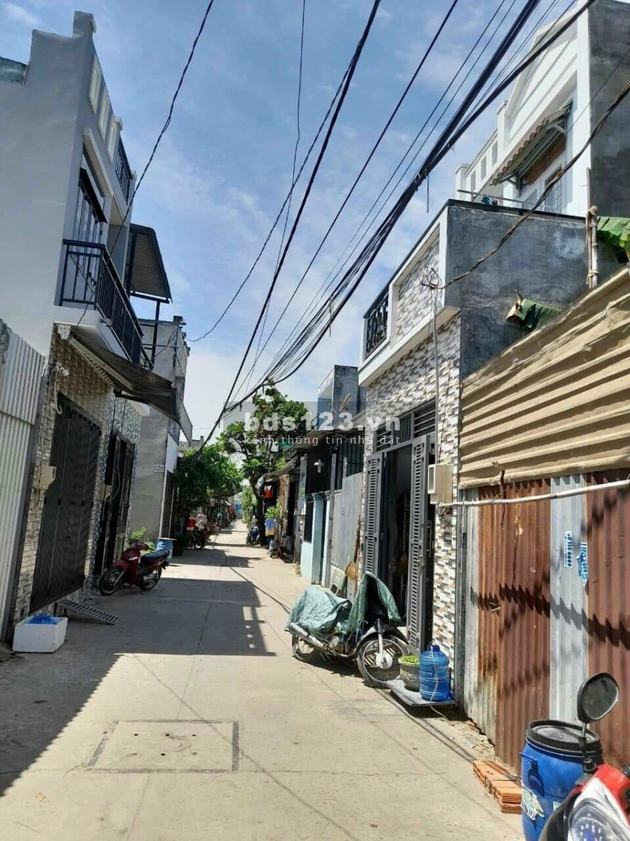 Cần tiền kinh doanh bán căn nhà đang cho thuê 6tr/th, 90m2 giá 1 tỷ 530 ở Tân Hiệp, HM.