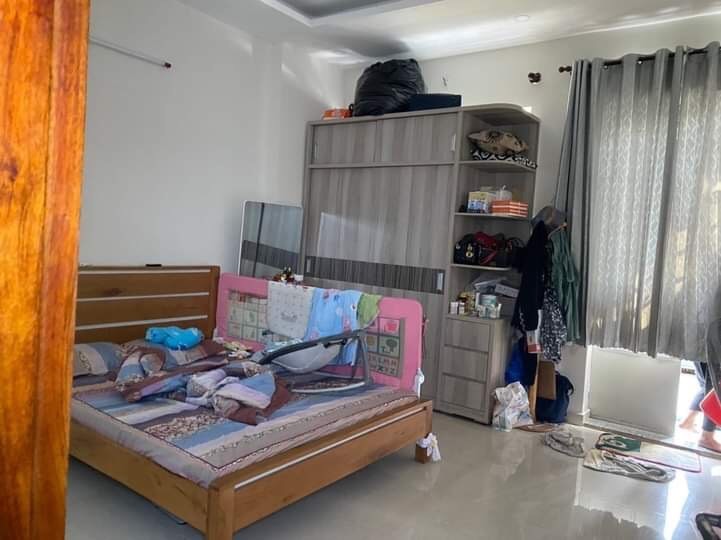 Xe hơi ngủ trong nhà ngang gần 6m, cách mặt tiền 50m kế bên Vincom Nam Long Huỳnh Tấn Phát