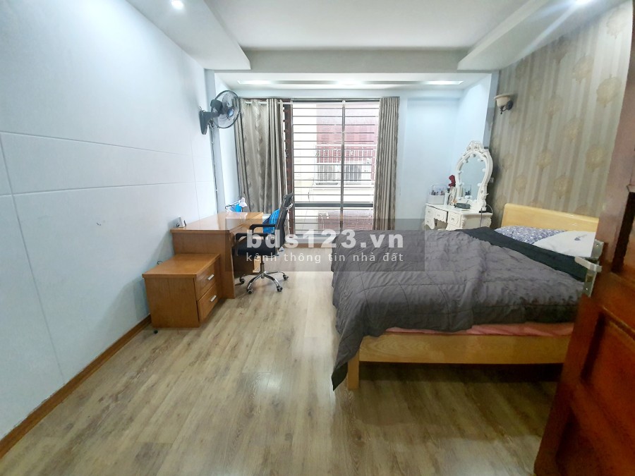 Bán nhà Mỹ Đình nhà đẹp gần phố dt 40m2 5 tầng gián bán 4.2 tỷ, sổ đỏ nở hậu
