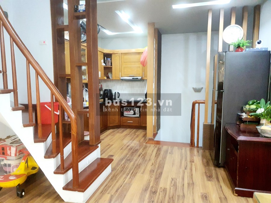 Bán nhà Mỹ Đình nhà đẹp gần phố dt 40m2 5 tầng gián bán 4.2 tỷ, sổ đỏ nở hậu