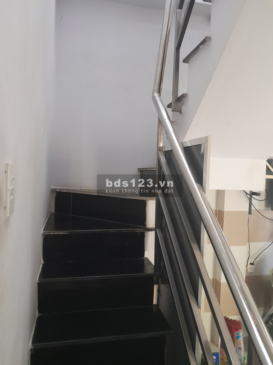 Bán gấp nhà Lê Văn Lương Quận 7, giá 1,5 tỷ thuận tiện giao thương, khu dân cư đông