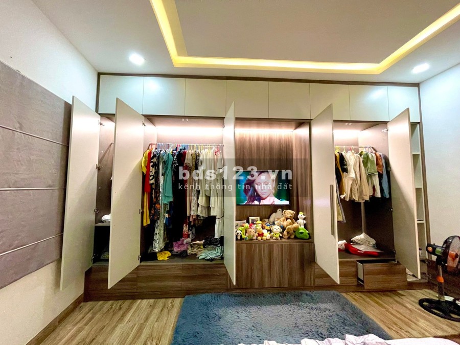 Nhà bán dt 52m2, 3 tầng, 3 phòng ngủ, đường Huỳnh Ngọc Huệ, Thanh Khê, Đà Nẵng giá chỉ 2t9