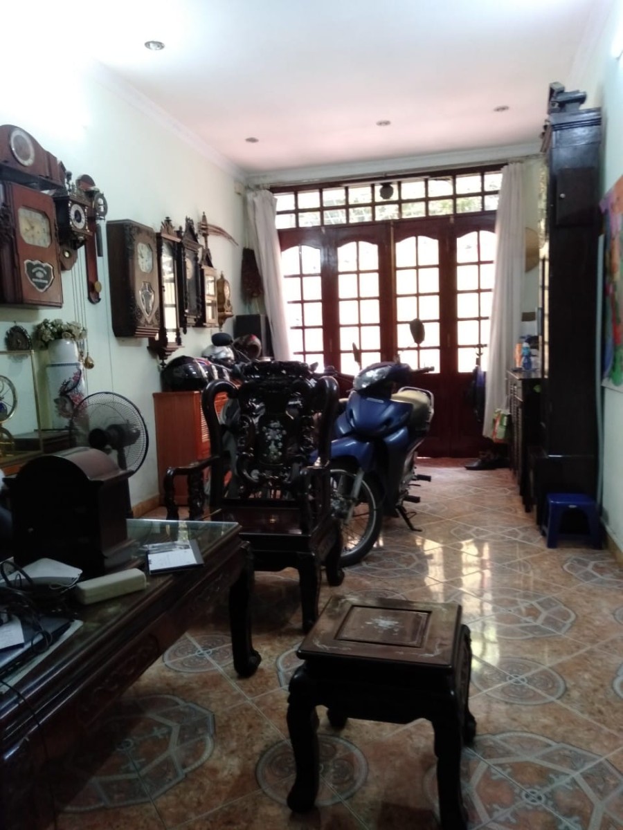 Bán nhà Phố Nguyên Hồng, 8.5 tỷ, diện tích sử dụng 55m2, 2 mặt ngõ, 10M ra ô tô tránh