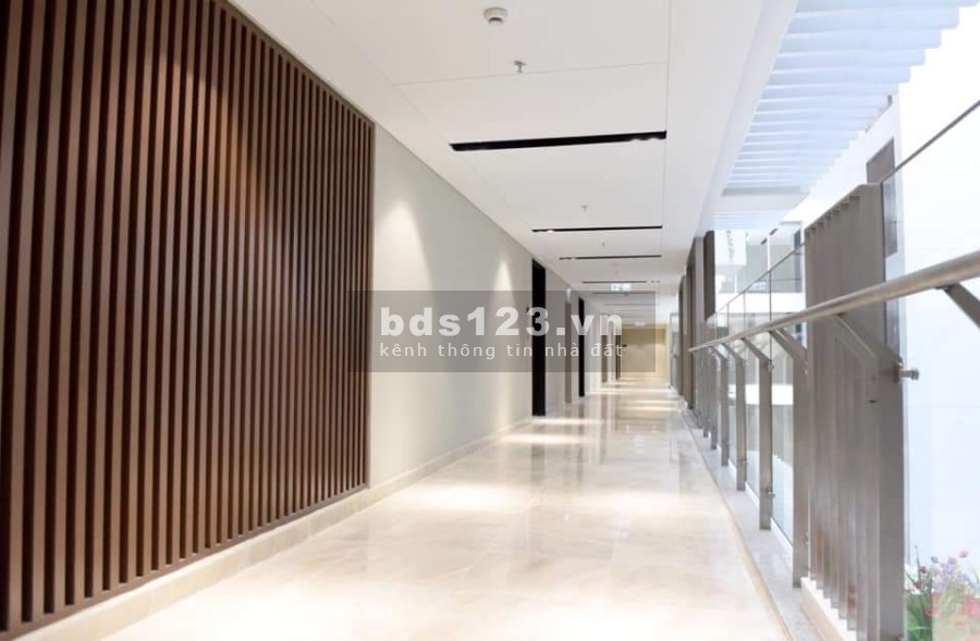 Bán căn hộ Midtown M5 - 3 Phòng, 3 wc dtsd 130m2, nhà bàn giao hoàn thiện tầng cao view sông