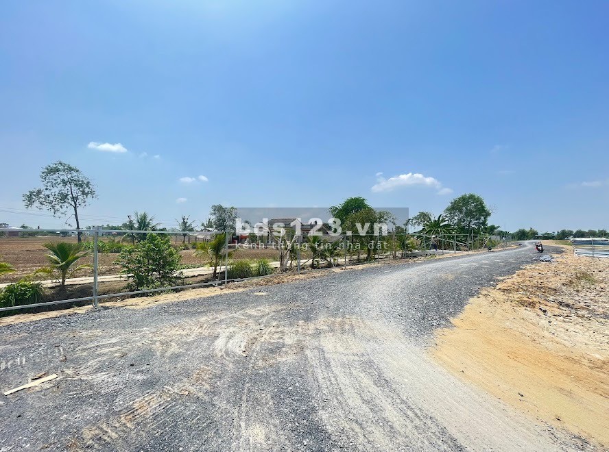 Bán gấp đất nền có sổ riêng giá rẻ bao sang tên công chứng, hạ tầng hoàn thiện