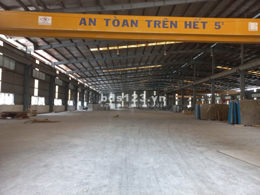 Cho thuê xưởng 2700m2 KCN Vsip 2 Bình Dương. Cho thuê xưởng có sẵn cẩu trục giá rẻ