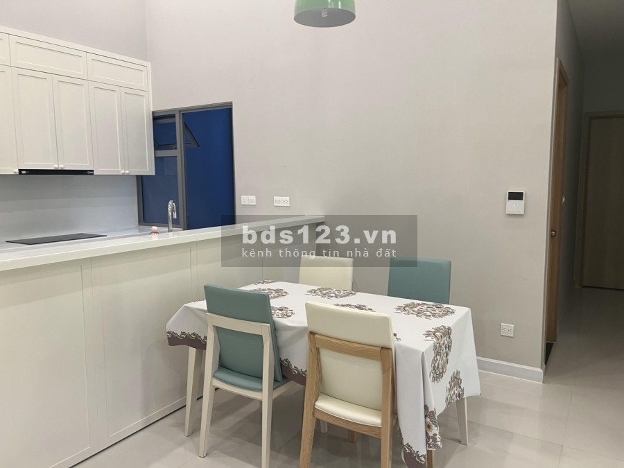 Cho thuê căn hộ Palm hetights 2PN Giá thuê 35 triệu/tháng không bao phí, lh 0375825397