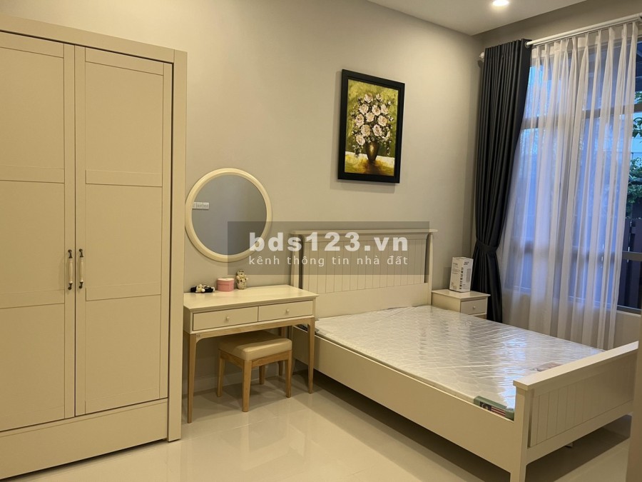 Cho thuê căn hộ Palm hetights 2PN Giá thuê 35 triệu/tháng không bao phí, lh 0375825397