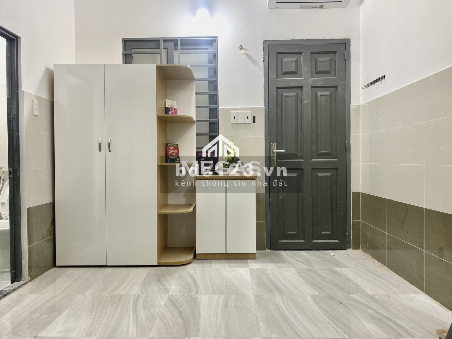 Mới 100%, Phòng Đầy Đủ Nội Thất, Cửa Sổ Lớn ngay Lê Trọng Tấn, giá rẻ