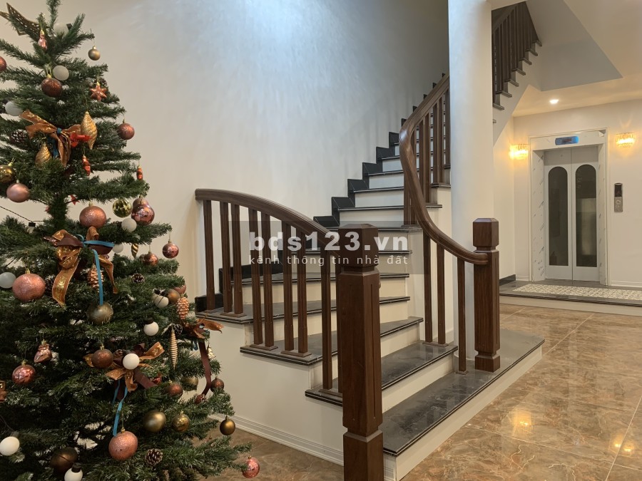 Tôi chính chủ cần bán nhà Vạn Kiếp Hoàn Kiếm diện tích 130m2 đúc kiên cố 8 tầng