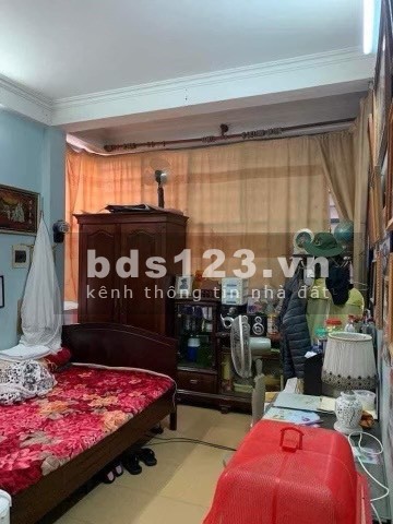 Cần bán nhà mặt ngõ Tân Mai, ô tô tránh vỉa hè mặt tiền 4.5m, dân cư đông đúc, giá tốt