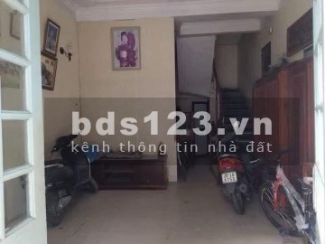 Cần bán nhà mặt ngõ Tân Mai, ô tô tránh vỉa hè mặt tiền 4.5m, dân cư đông đúc, giá tốt