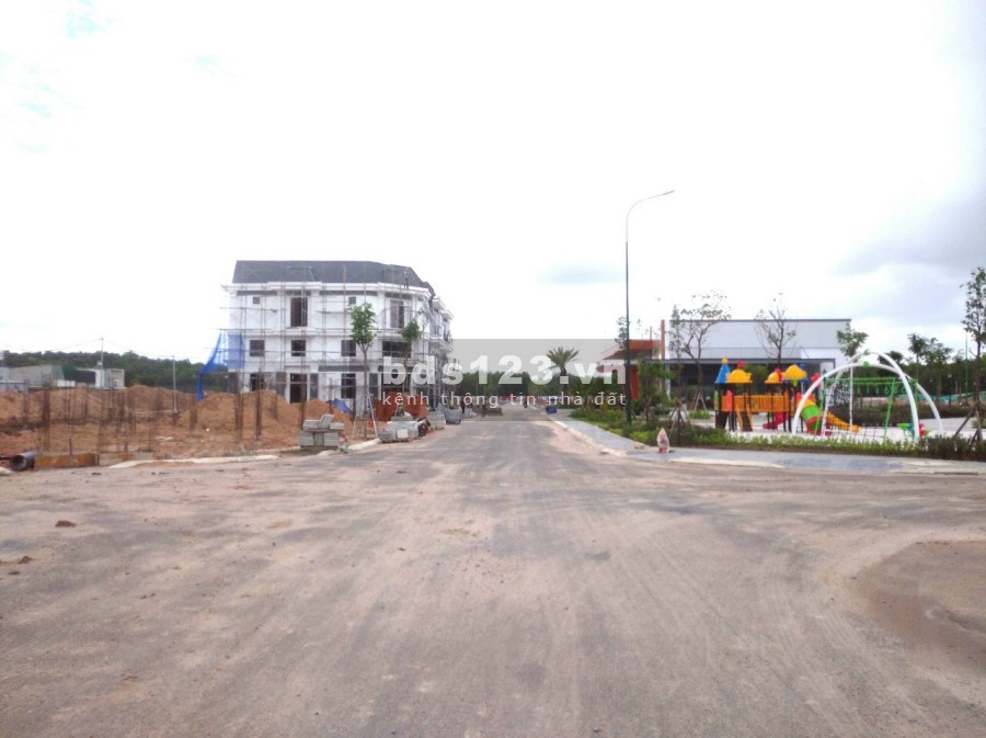 Đất nền sát trung tâm thành phố mới Bình Dương khu dân cư đông đúc, giá tốt