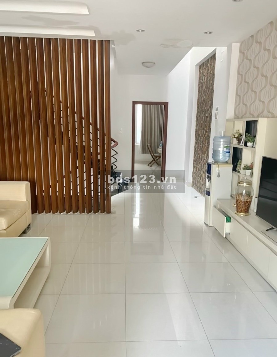 Bán nhà 2 lầu sân thượng, mặt tiền hẻm xe hơi Lâm Văn Bền, phường Tân Kiểng, Quận 7